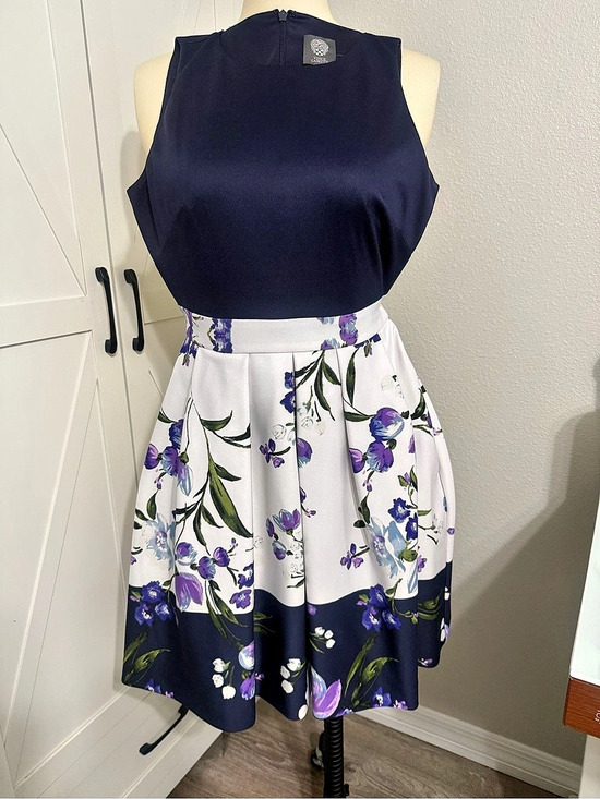 Vince Camuto Dresses & Skirts - Vince Camuto Floral Sleeveless Scuba Fit & Flare Dress Midi Dress Blue & White